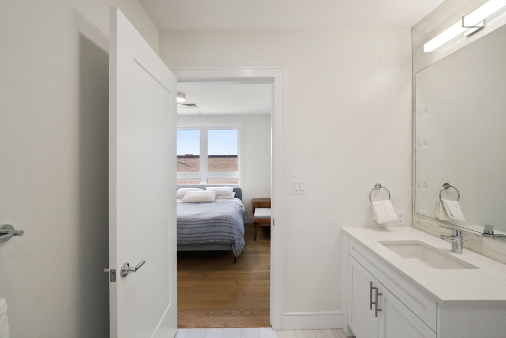 301 Border St, East Boston