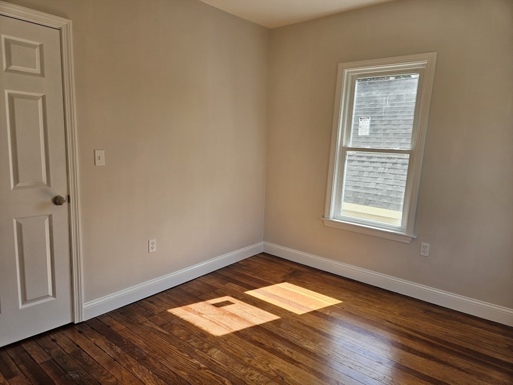 293 School St, Stoughton