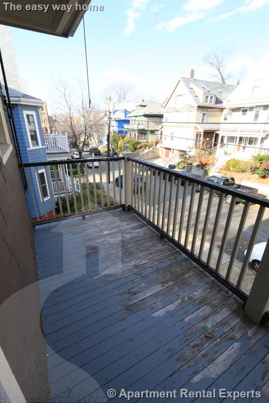 39 Hall Ave, Davis Square