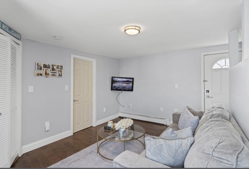 1 Telegraph St, South Boston