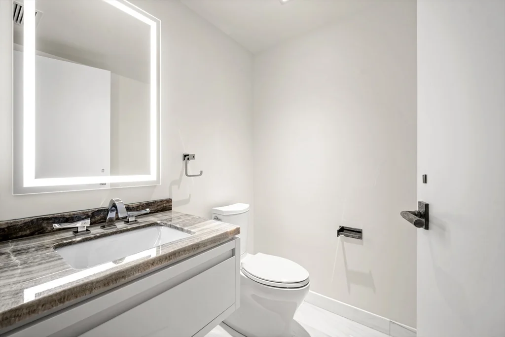 150 Seaport Blvd, Seaport District