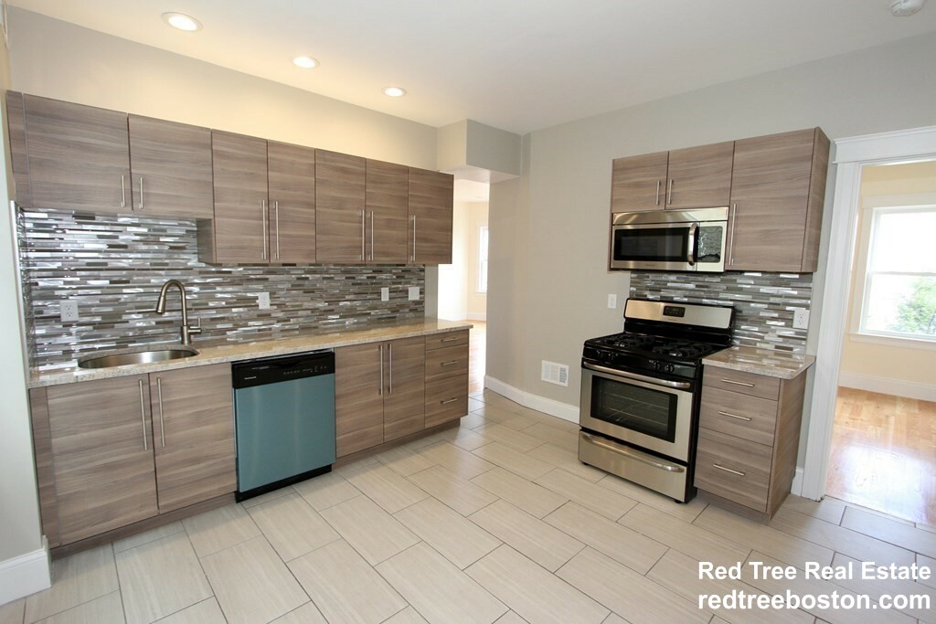 8 Roach St, Dorchester