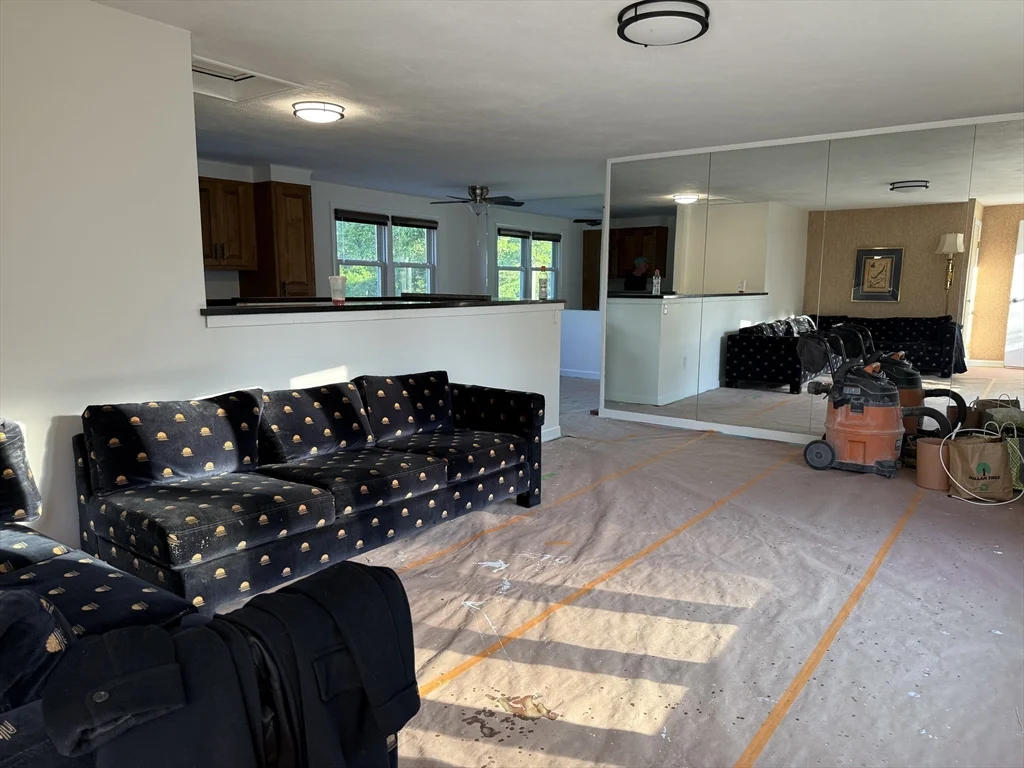 585 Burncoat St, Worcester