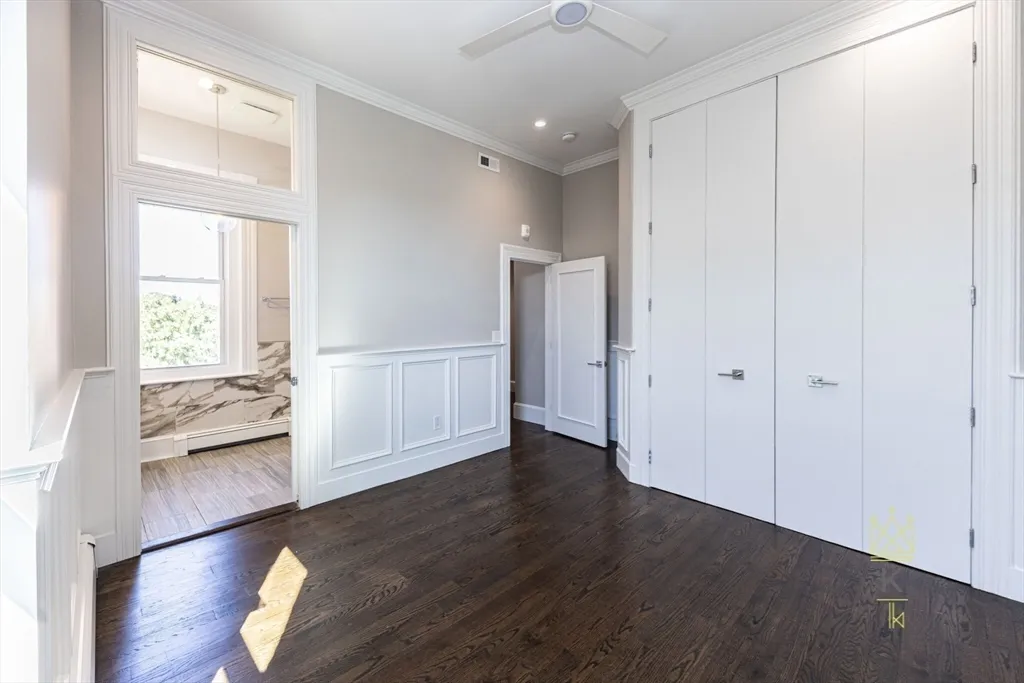 85 Regent St, Roxbury