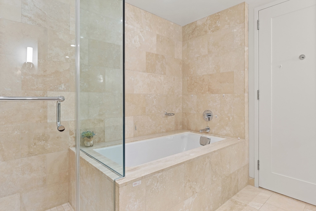 1 Franklin St, Midtown