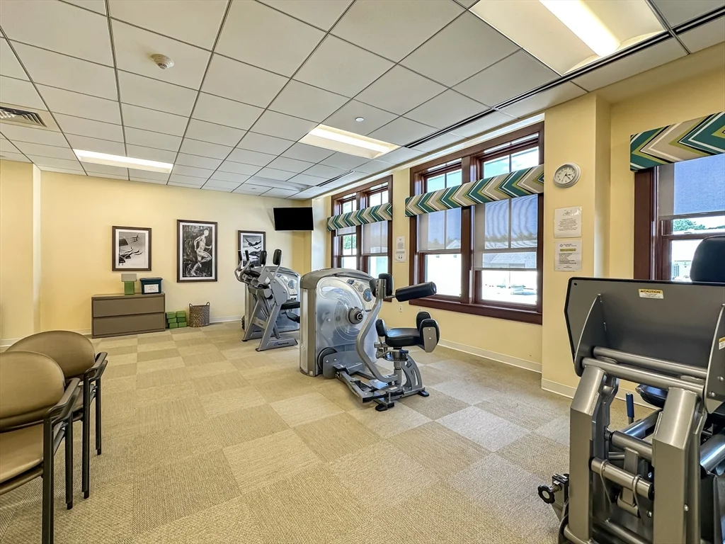 25 Stonehaven Dr, Weymouth