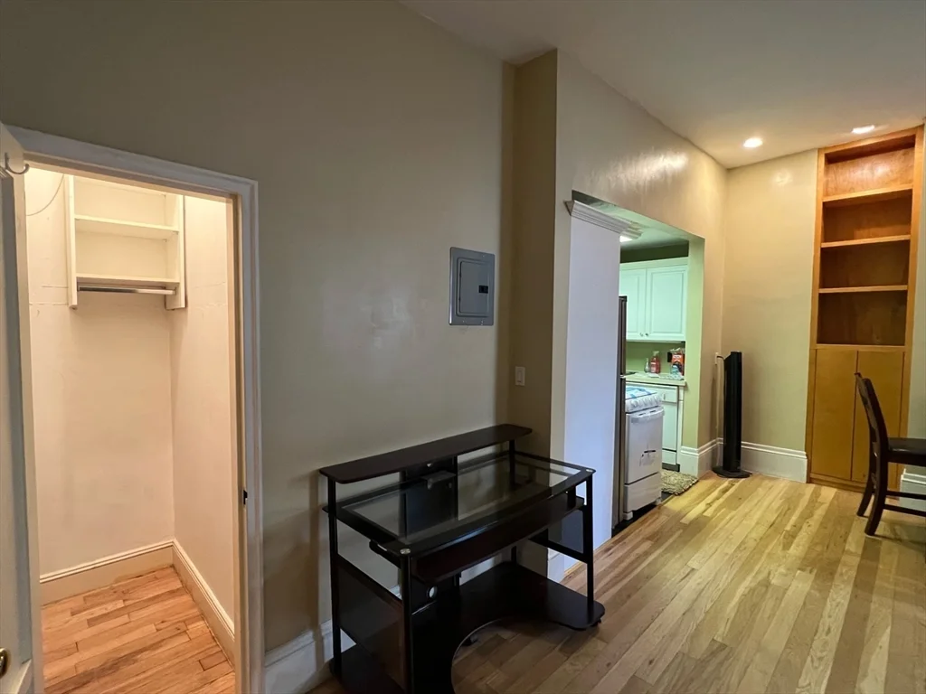 271 Dartmouth St, Back Bay