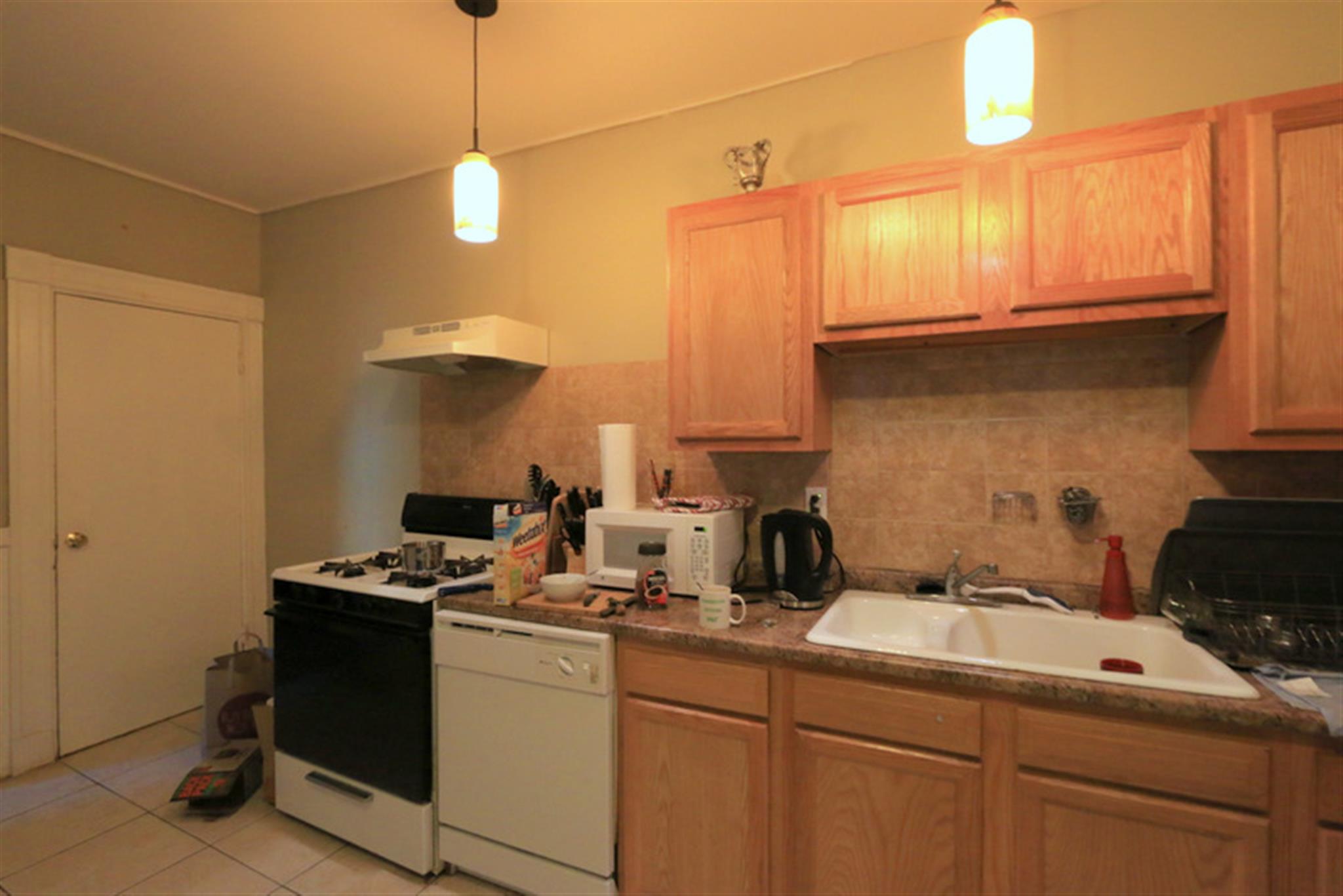 2 bed, 1 bath apartment for rent at 117 Harvard St Unit 1A, Kendall Square — photo 10 of 13
