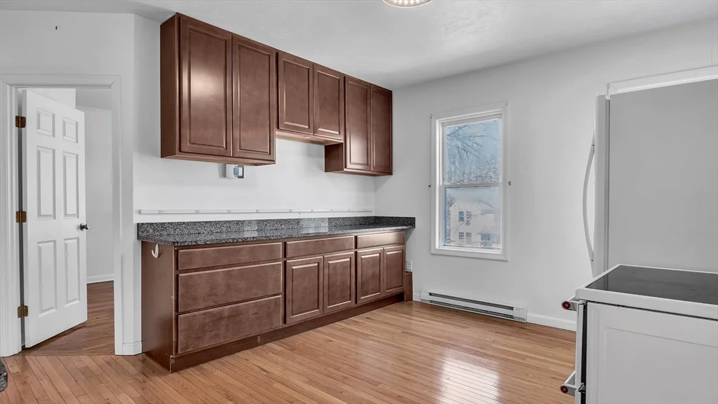 1442 Main St, Webster Square