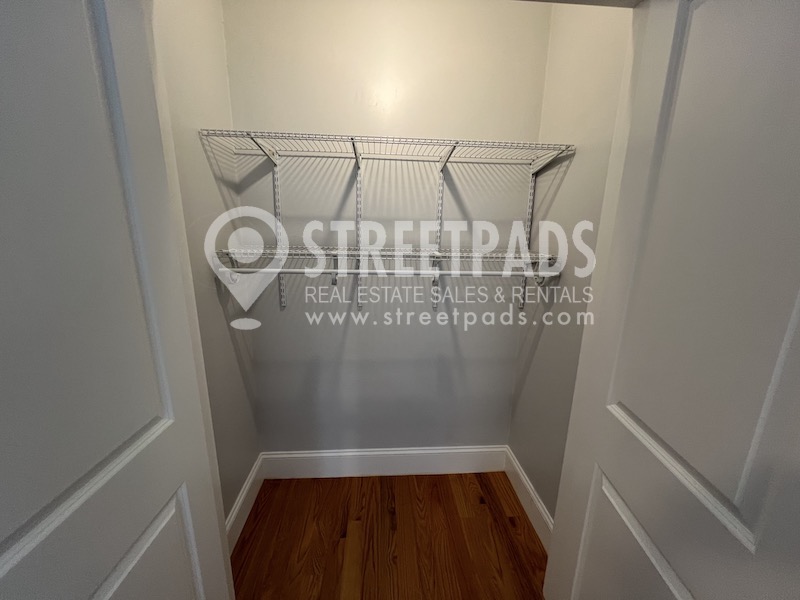 8 Islington St, Allston