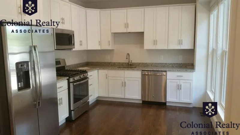 2048 Beacon St, Waban