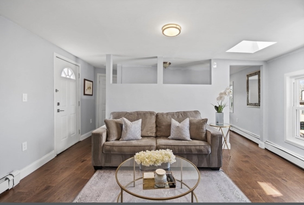 1 Telegraph St, South Boston