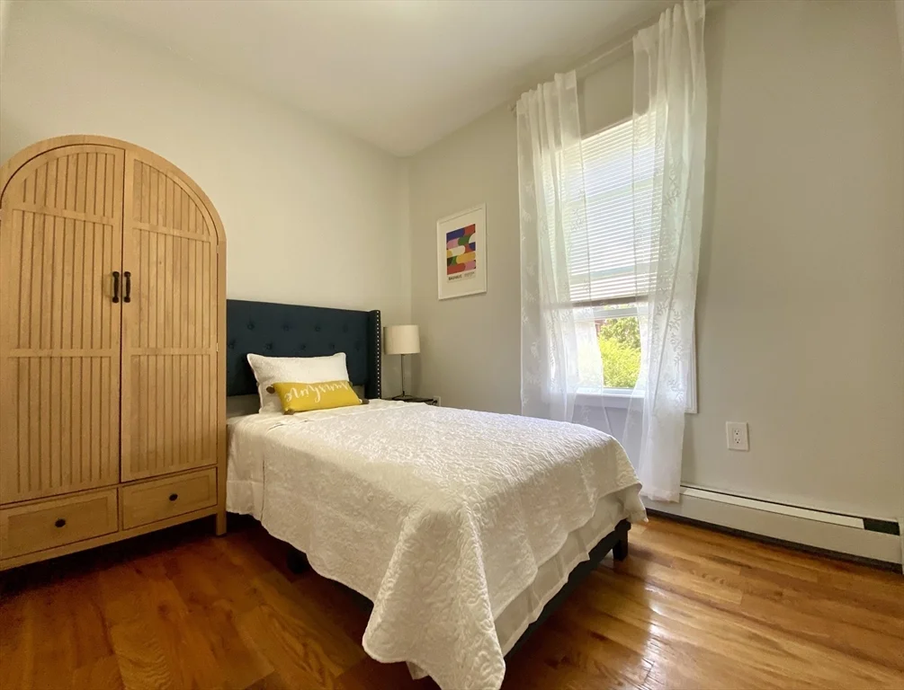 417 Cardinal Medeiros Ave, Wellington-Harrington