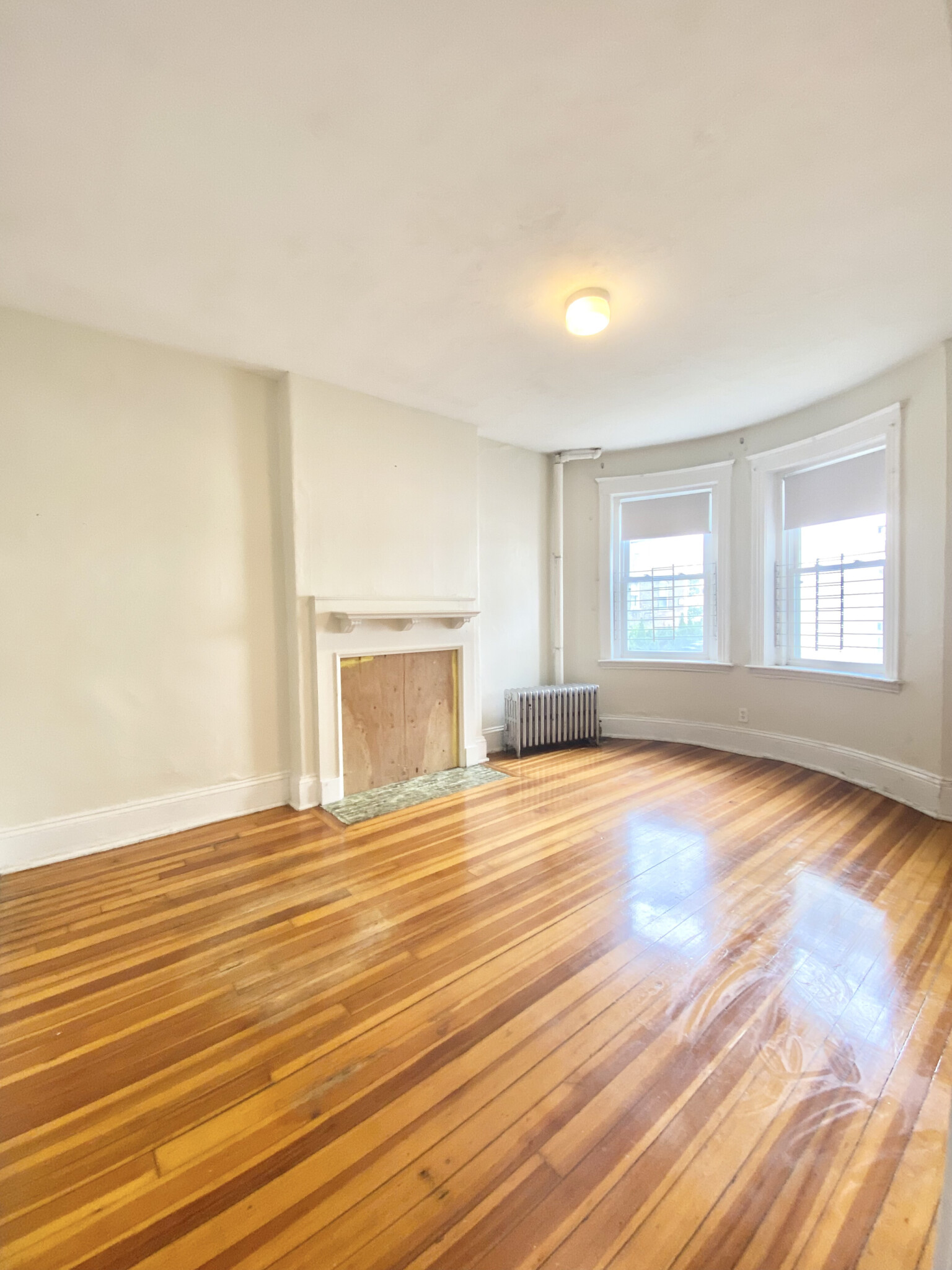 1 split bed, 1 bath apartment for rent at 1375 Commonwealth Ave Unit 4.,, Allston — photo 2 of 4