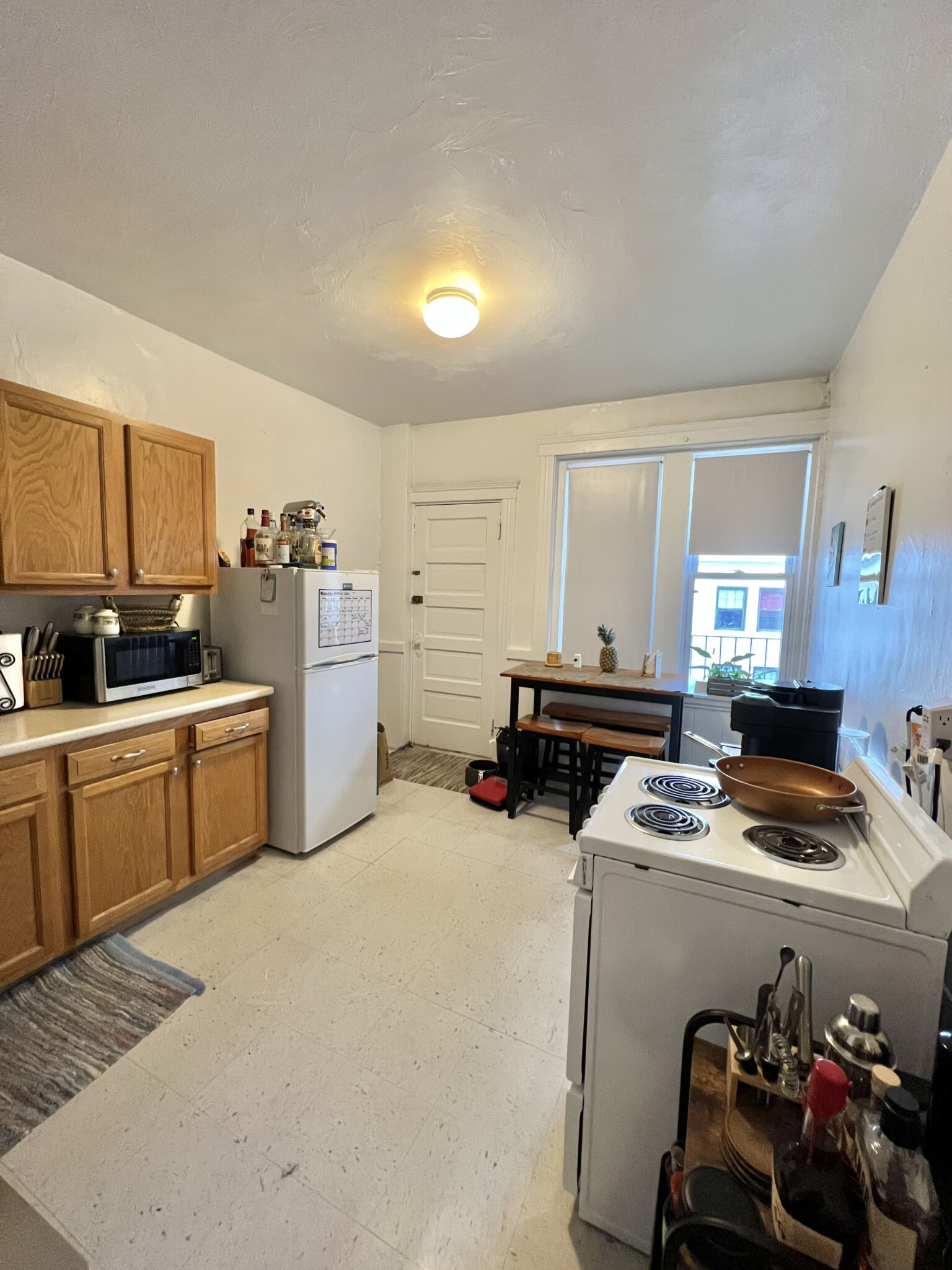 1 split bed, 1 bath apartment for rent at 1375 Commonwealth Ave Unit 11, Allston — photo 2 of 3