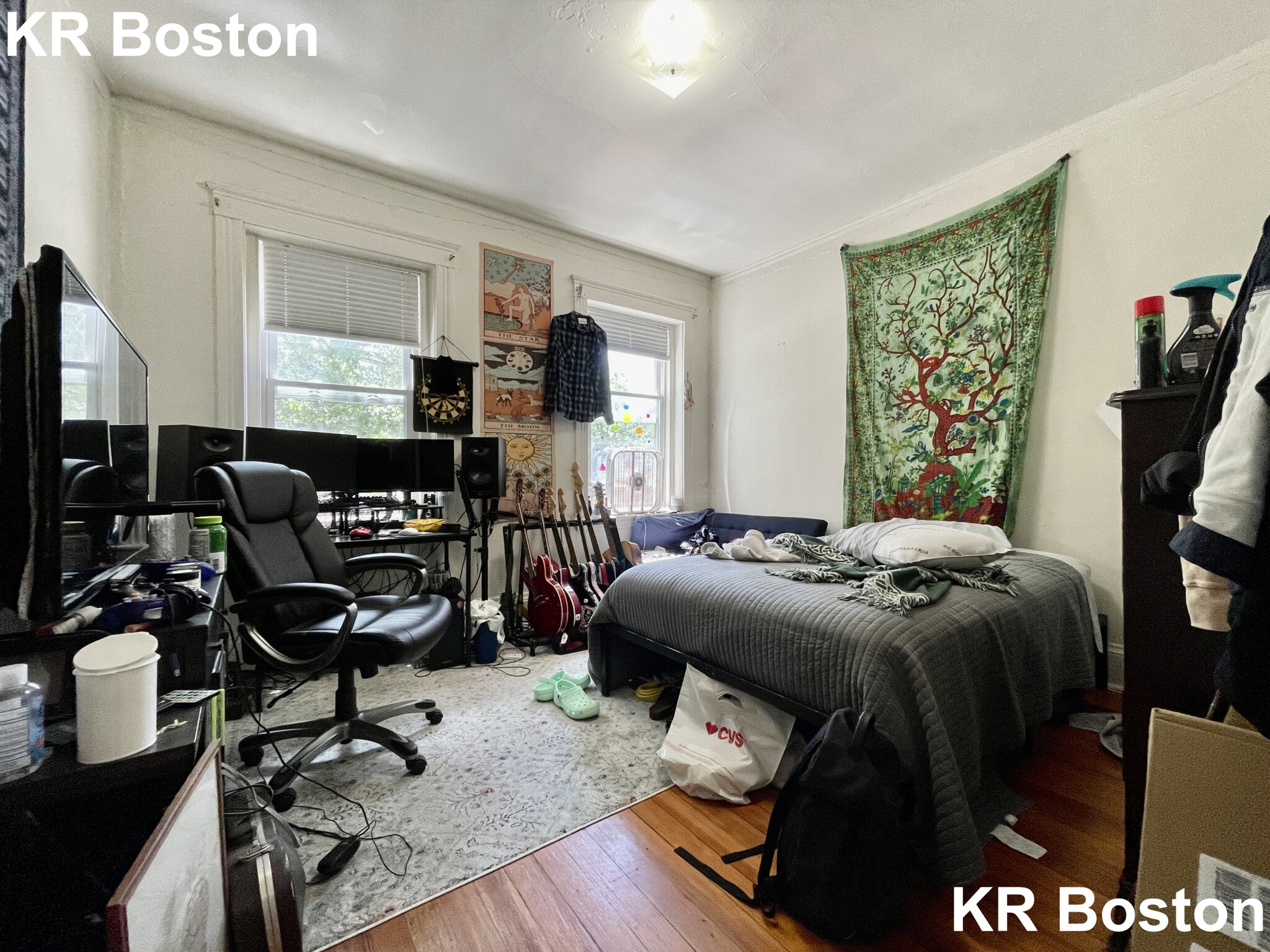 1 split bed, 1 bath apartment for rent at 1377 Commonwealth Ave Unit 8, Allston — photo 1 of 3