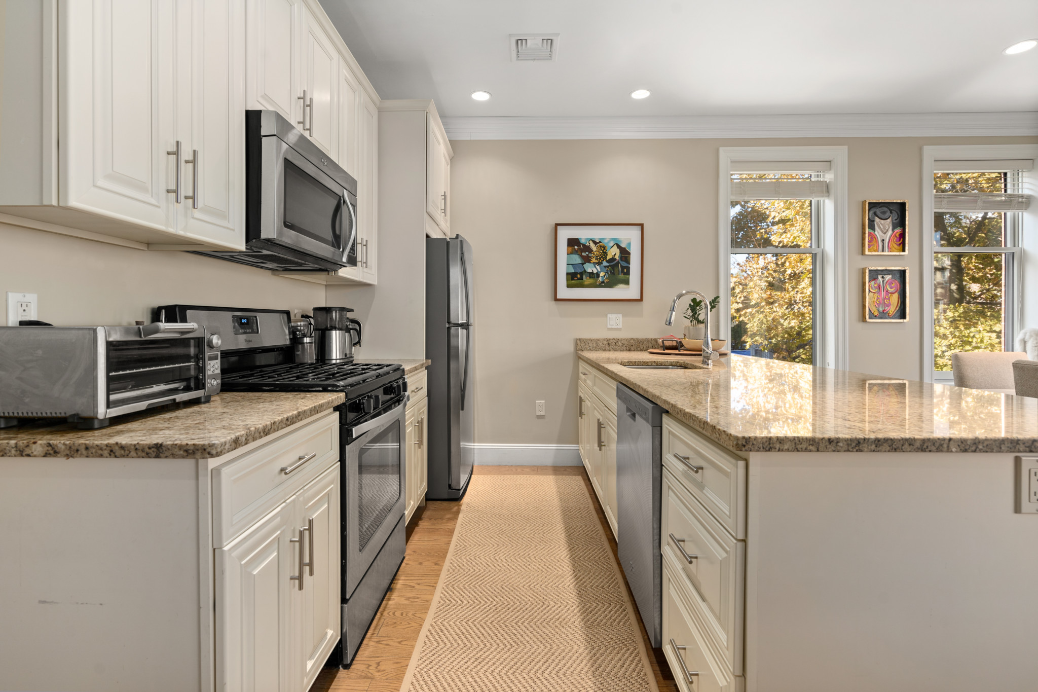 20 Englewood Ave, Brookline