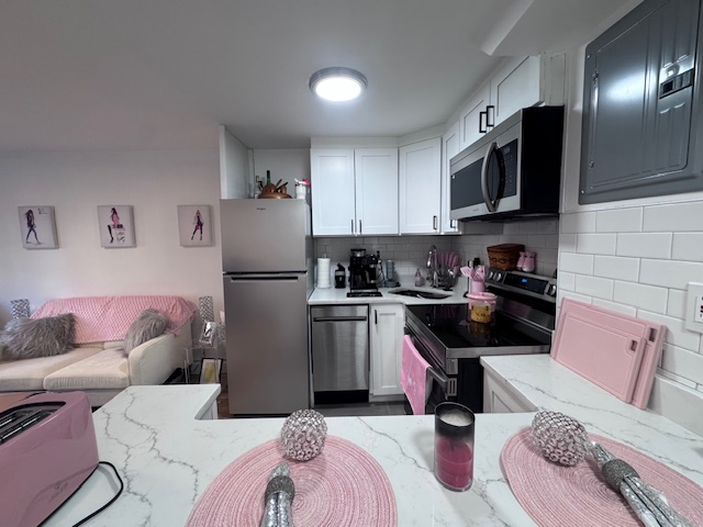 15 University Rd, Aspinwall Hill