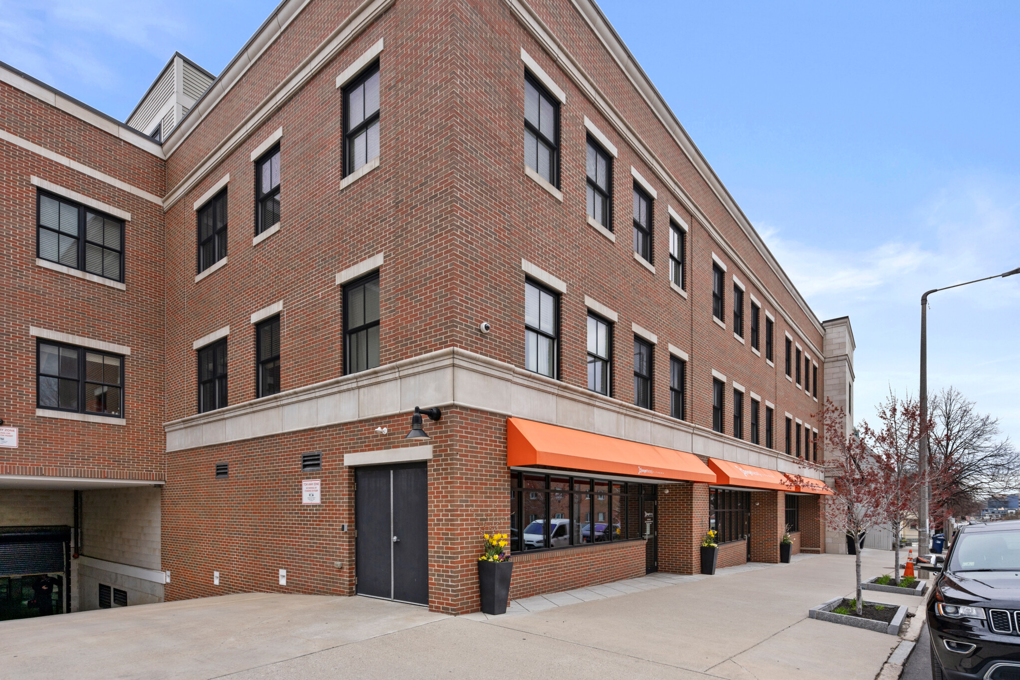 375 Market St, Oak Square