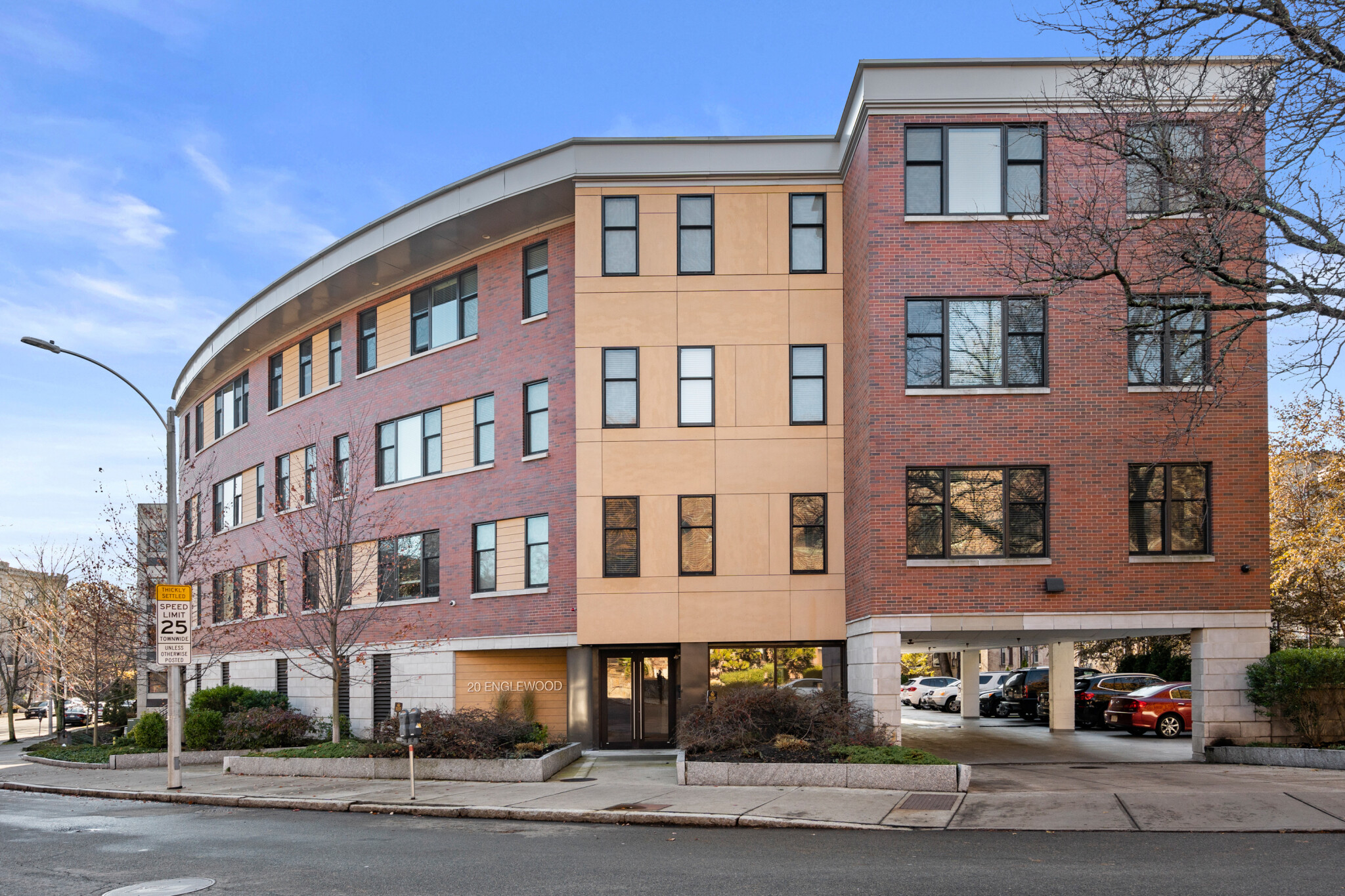 20 Englewood Ave, Brookline
