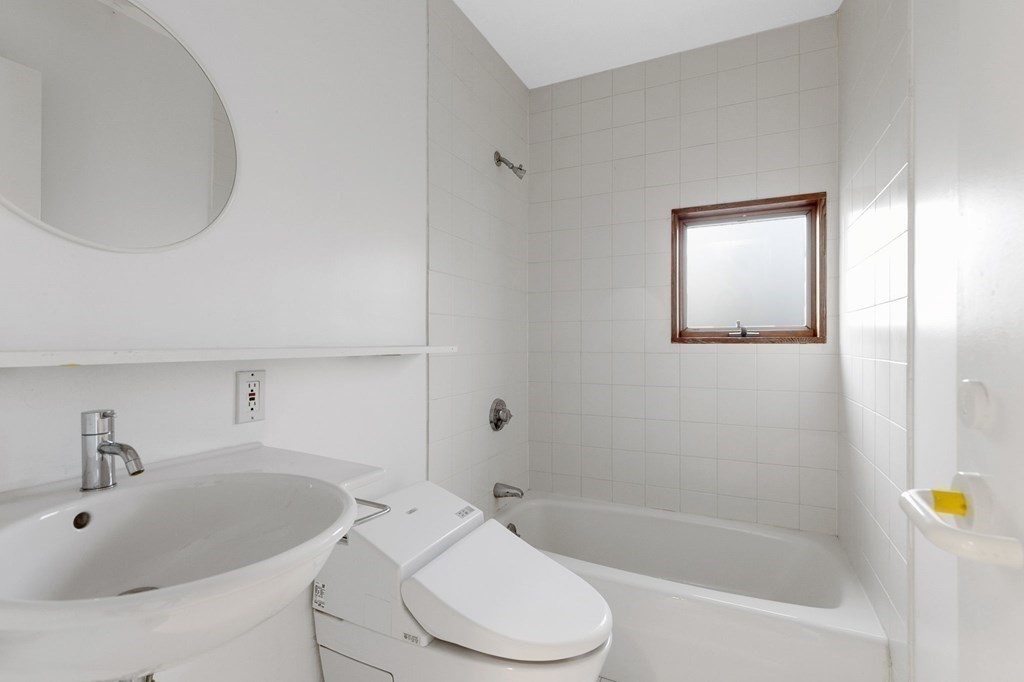 5 bed, 4+ bath apartment for rent at 15 Kelley St Unit 15, Porter Square — photo 14 of 29