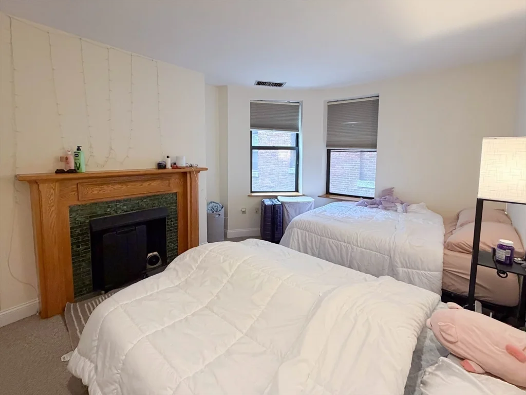 84 Gainsborough St, Fenway