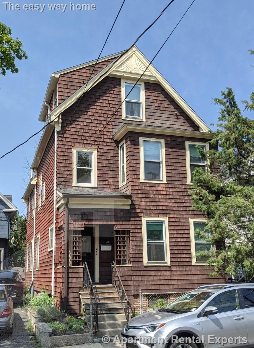 20 Mossland St, Porter Square