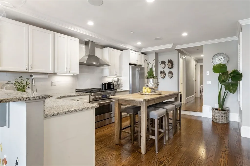 532 East Broadway, South Boston