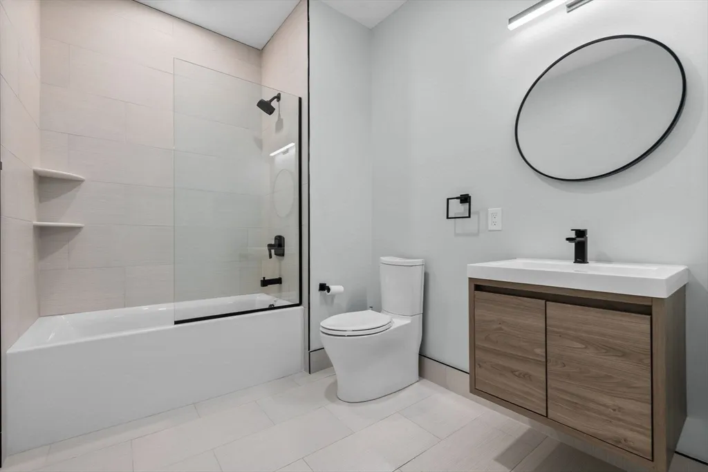 277 Border St, East Boston