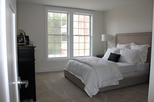 978 Worcester St, Wellesley