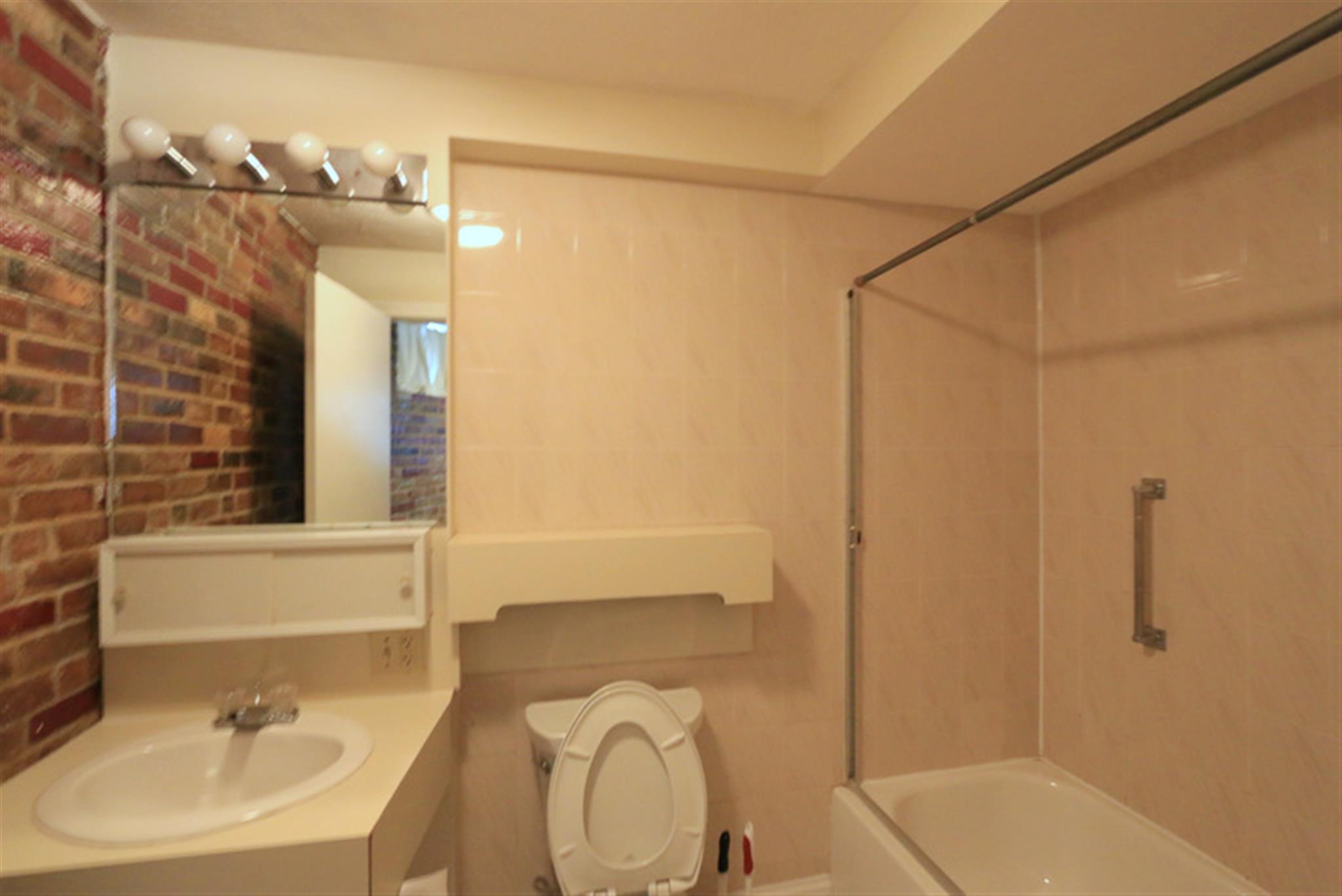 1 bed, 1.5 bath apartment for rent at 12 Mount Auburn St Unit 2, Riverside — photo 13 of 14