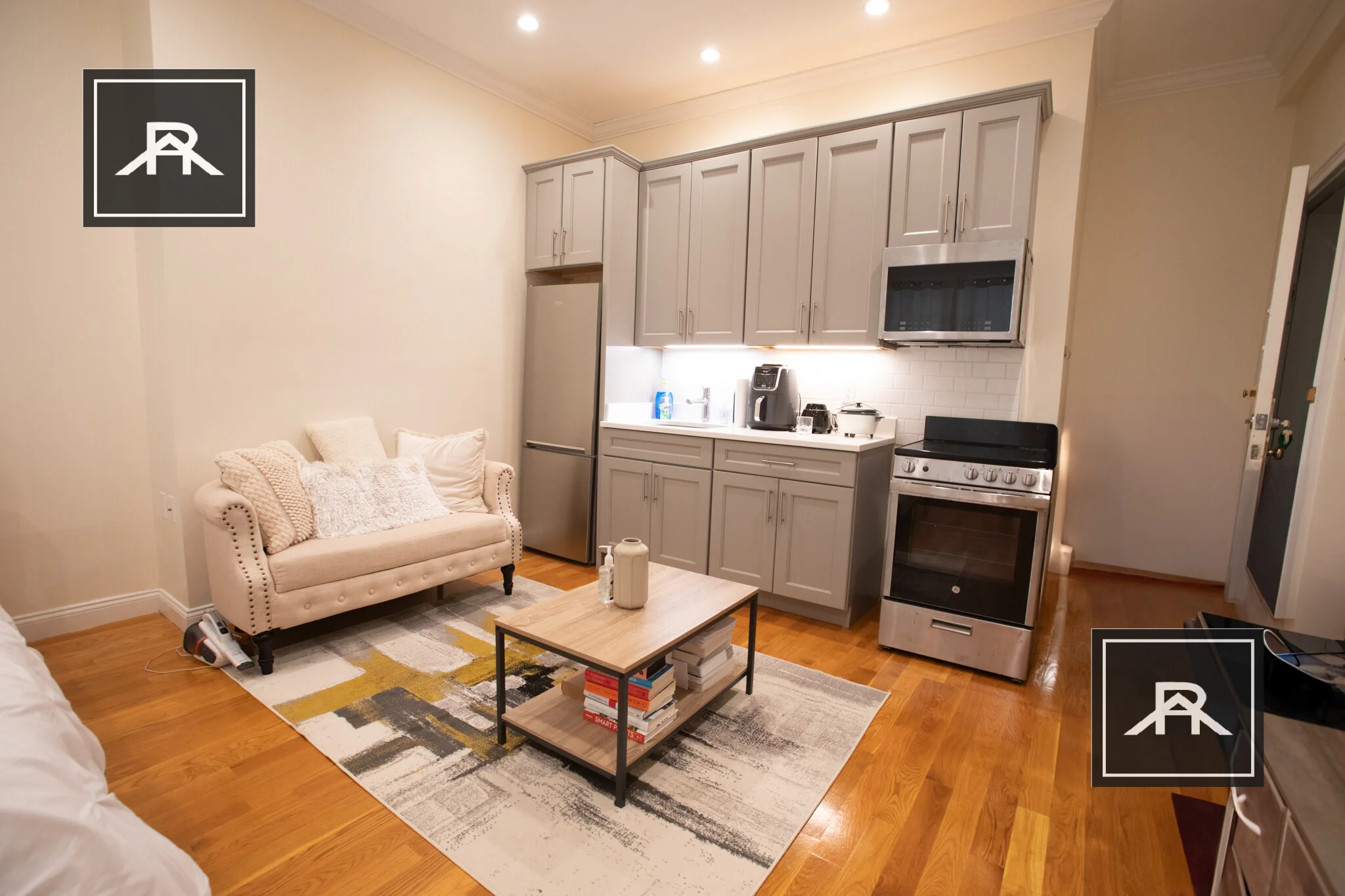 901 Beacon St, Fenway