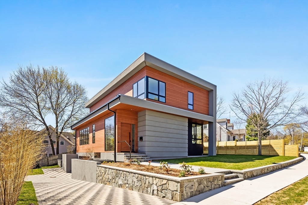 90 Auburndale Ave, Newton