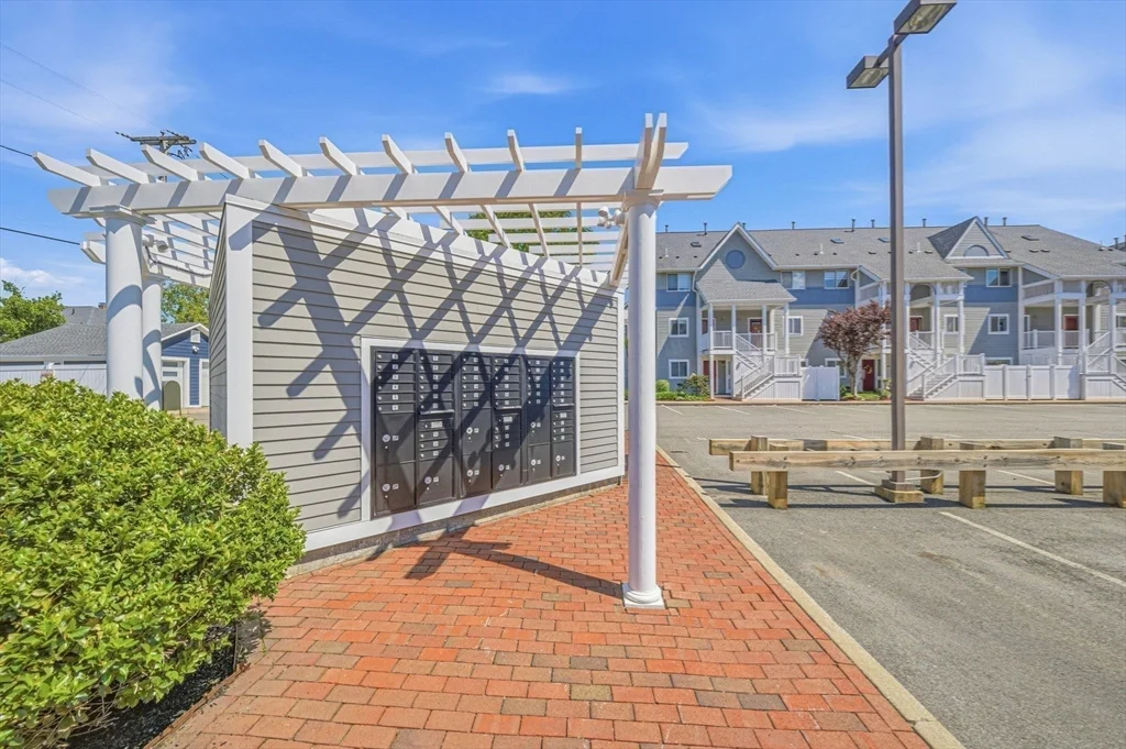 20 Ship Ave, Glenwood
