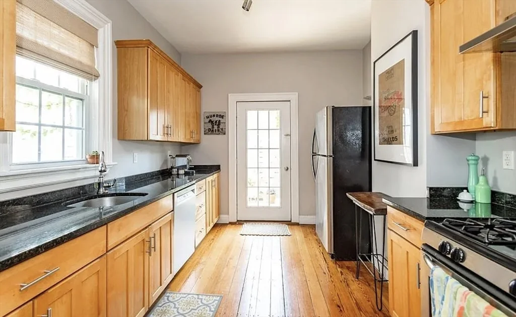 262 W 5th St, South Boston