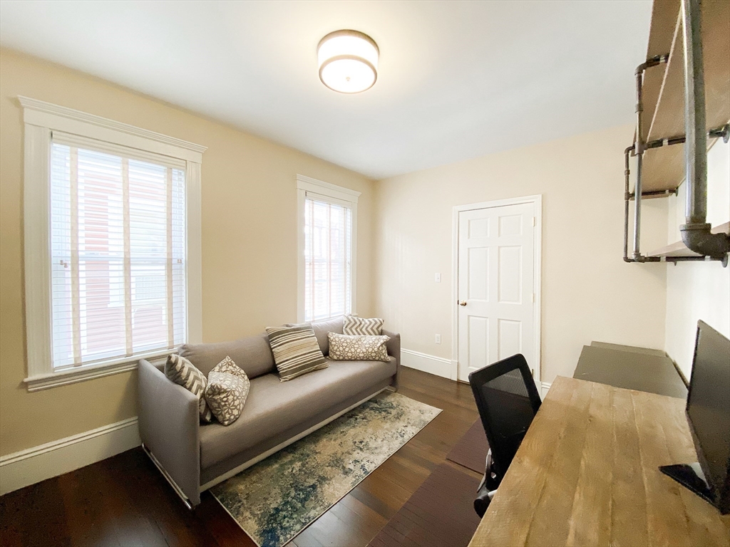 4 Banks St, Davis Square