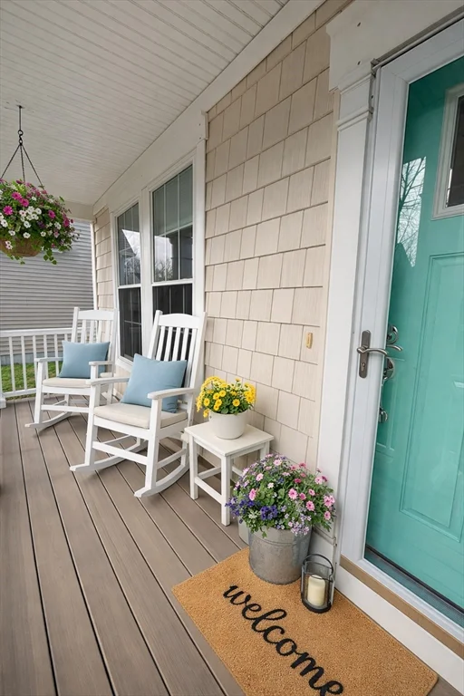 198 Stonehaven Dr, Weymouth