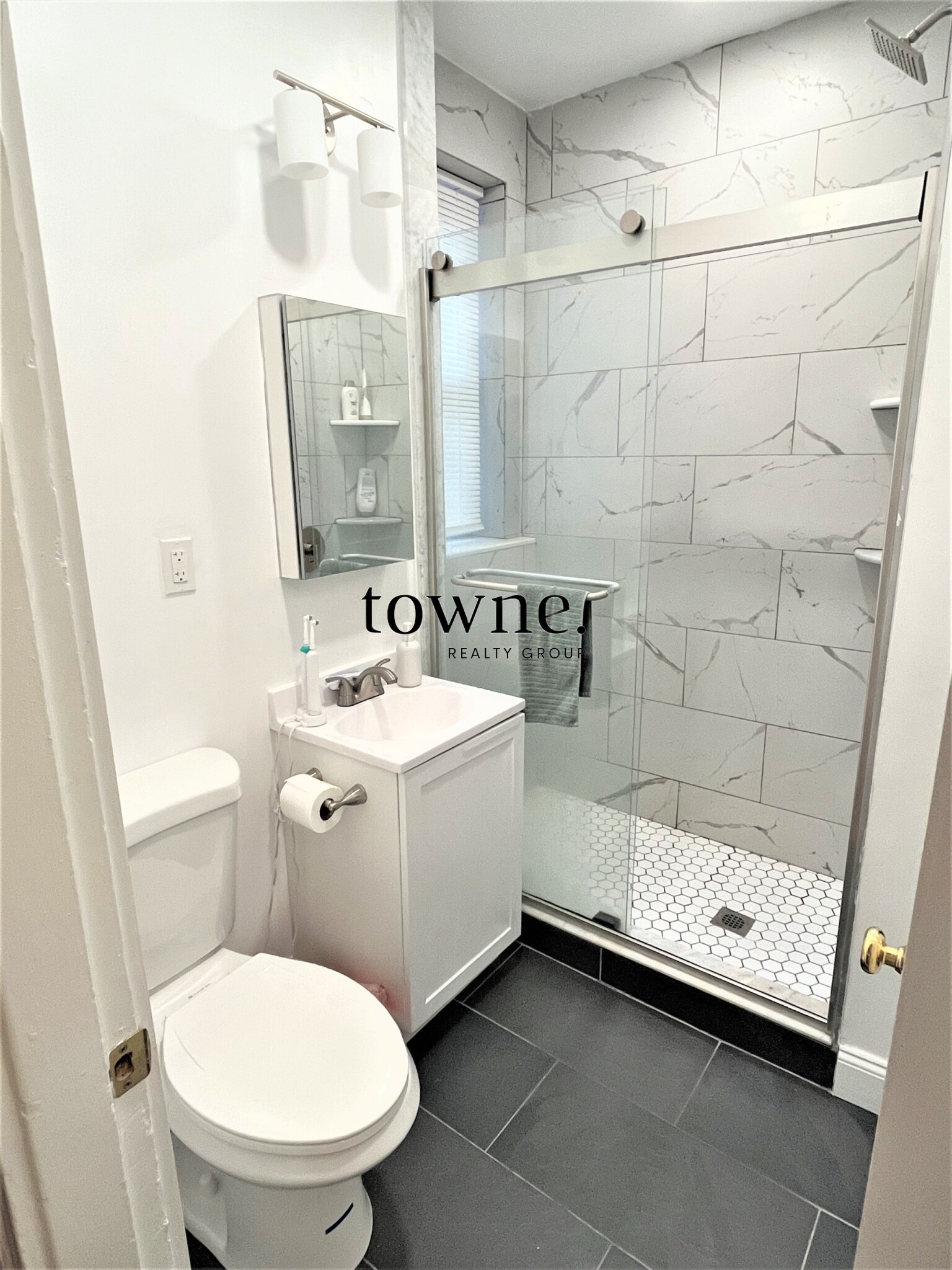 111 Queensberry St, Fenway