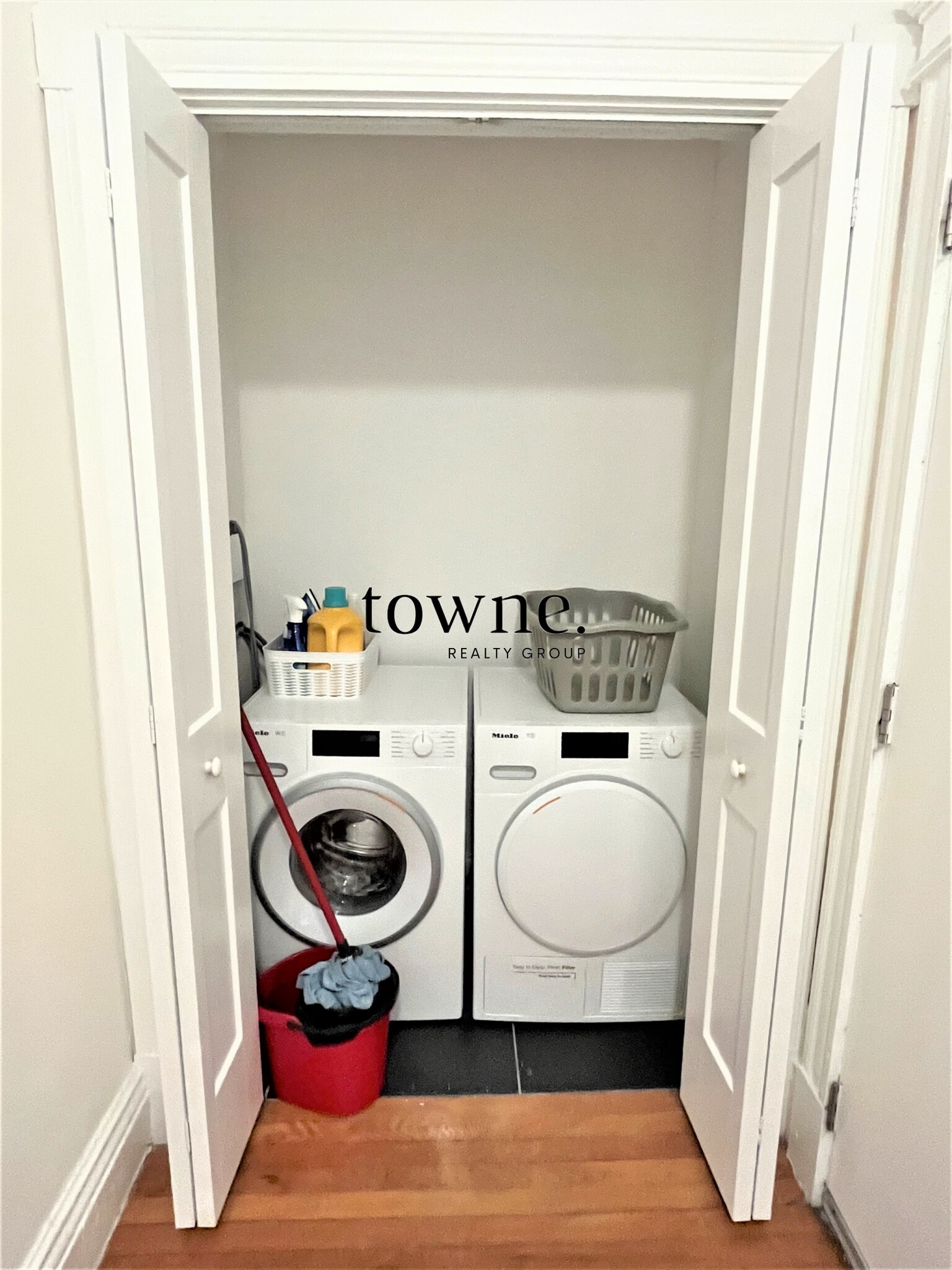 111 Queensberry St, Fenway