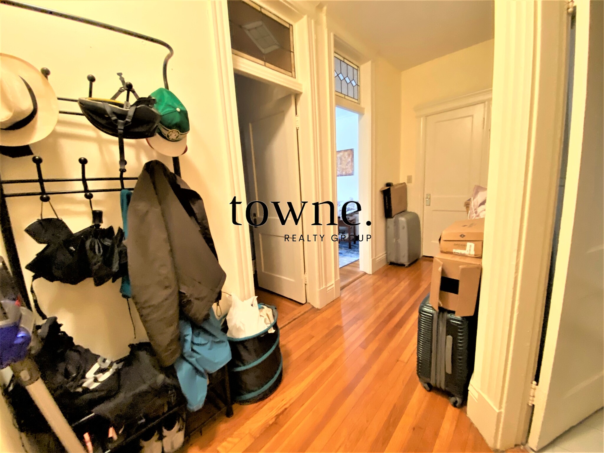 100 Queensberry St, Fenway