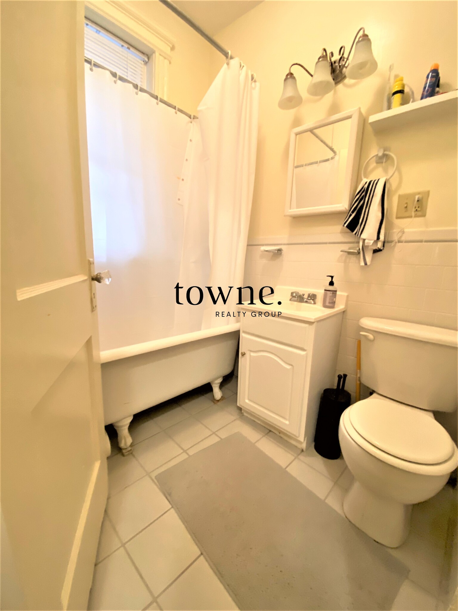 100 Queensberry St, Fenway