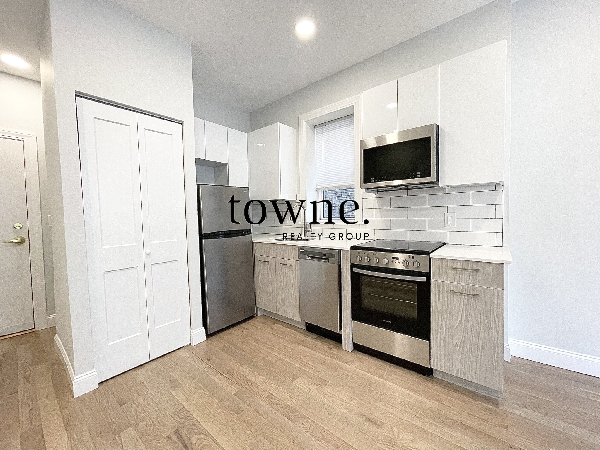 104 Queensberry St, Fenway