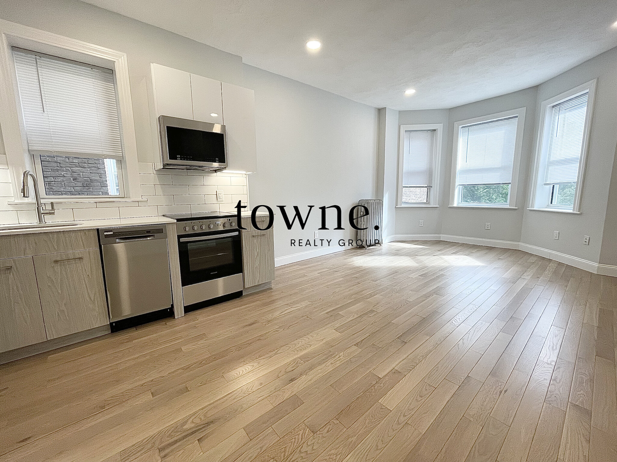 104 Queensberry St, Fenway