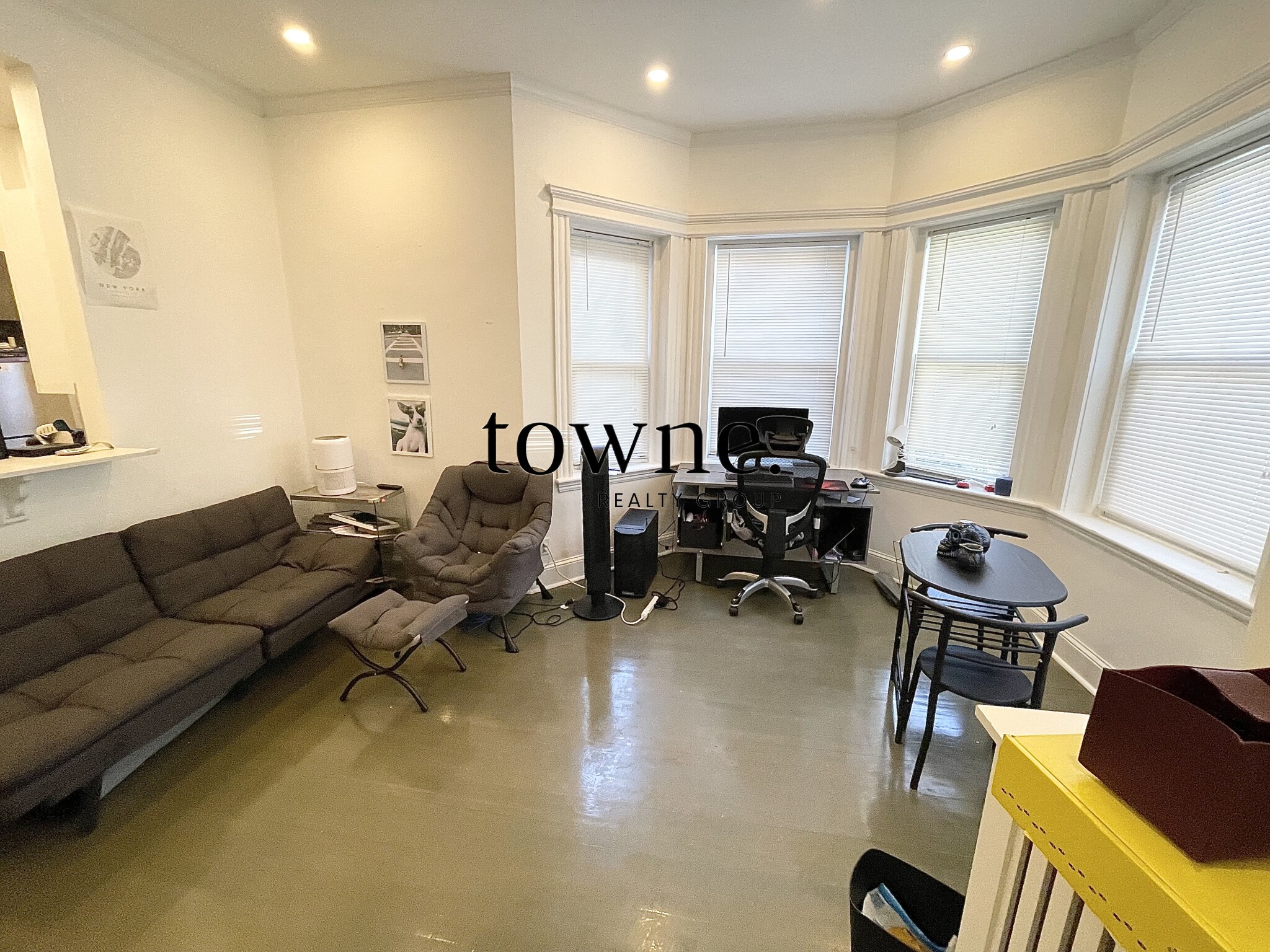 98 Queensberry St, Fenway