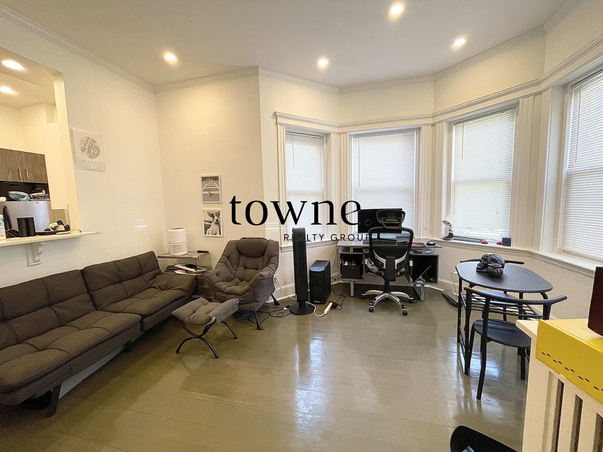 98 Queensberry St, Fenway