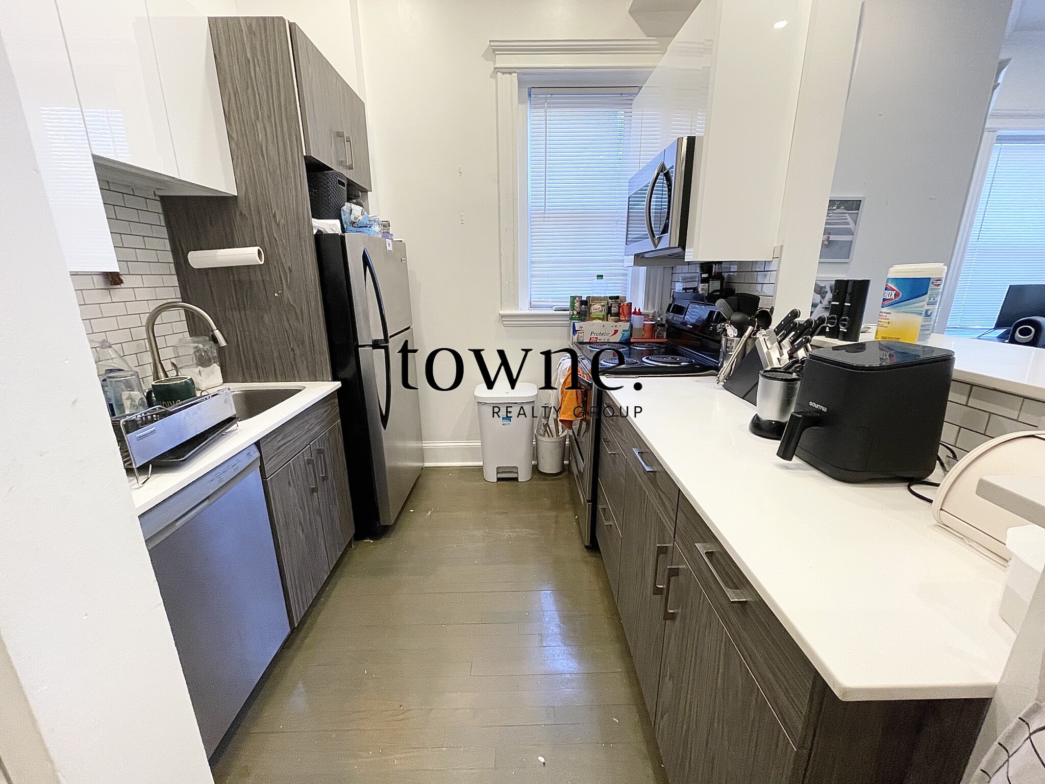 98 Queensberry St, Fenway