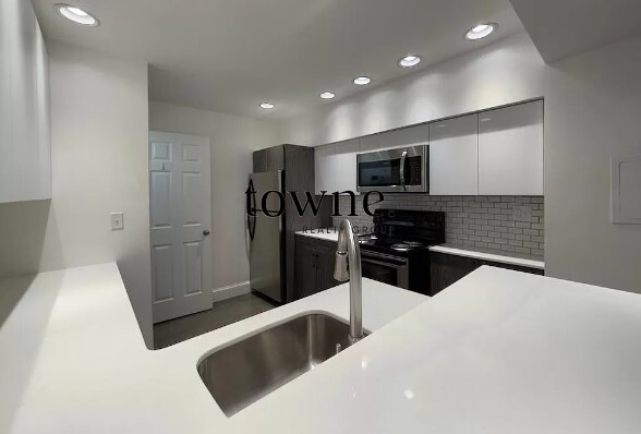 127 Saint Botolph St, Back Bay