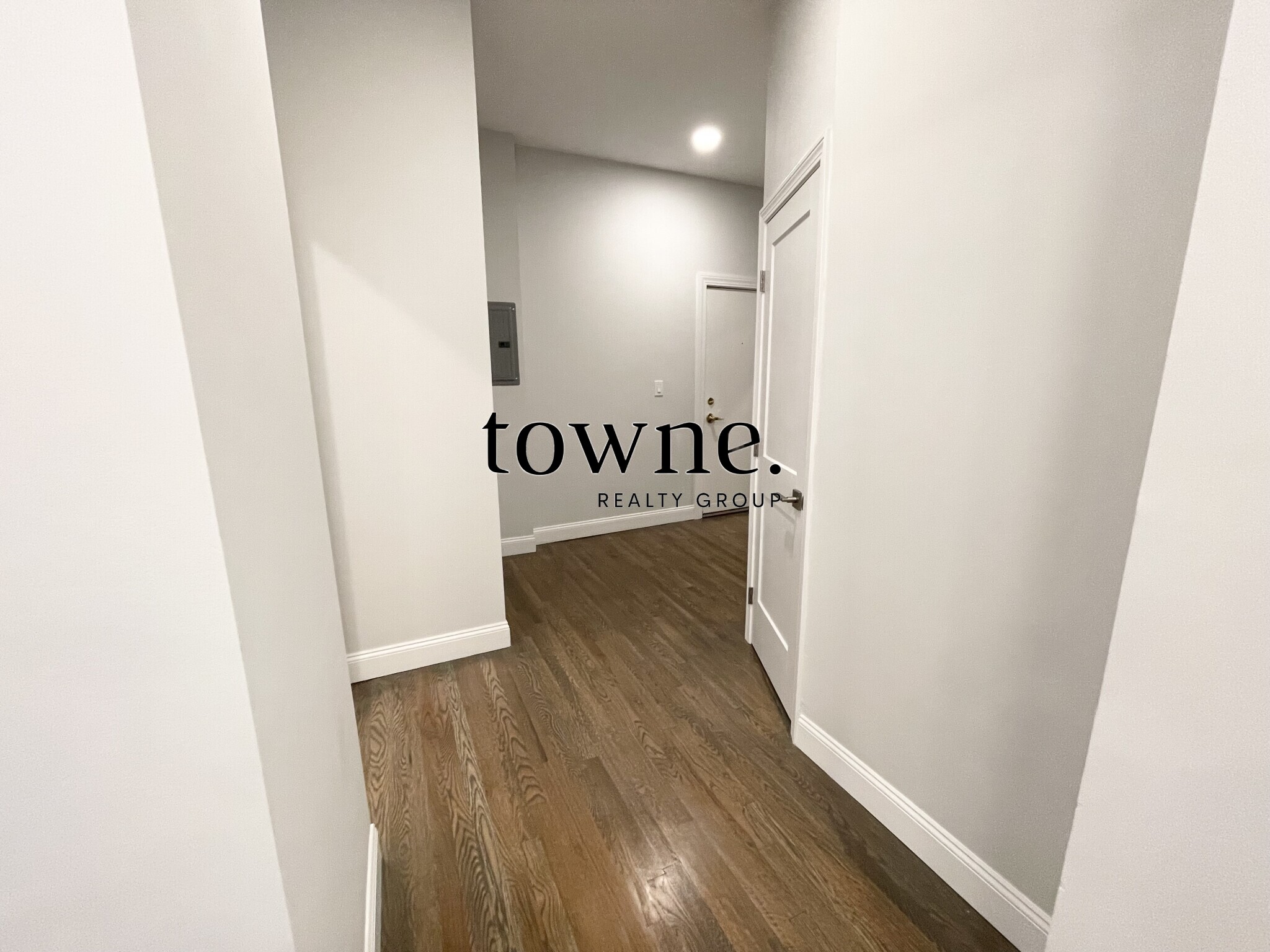 102 Queensberry St, Fenway