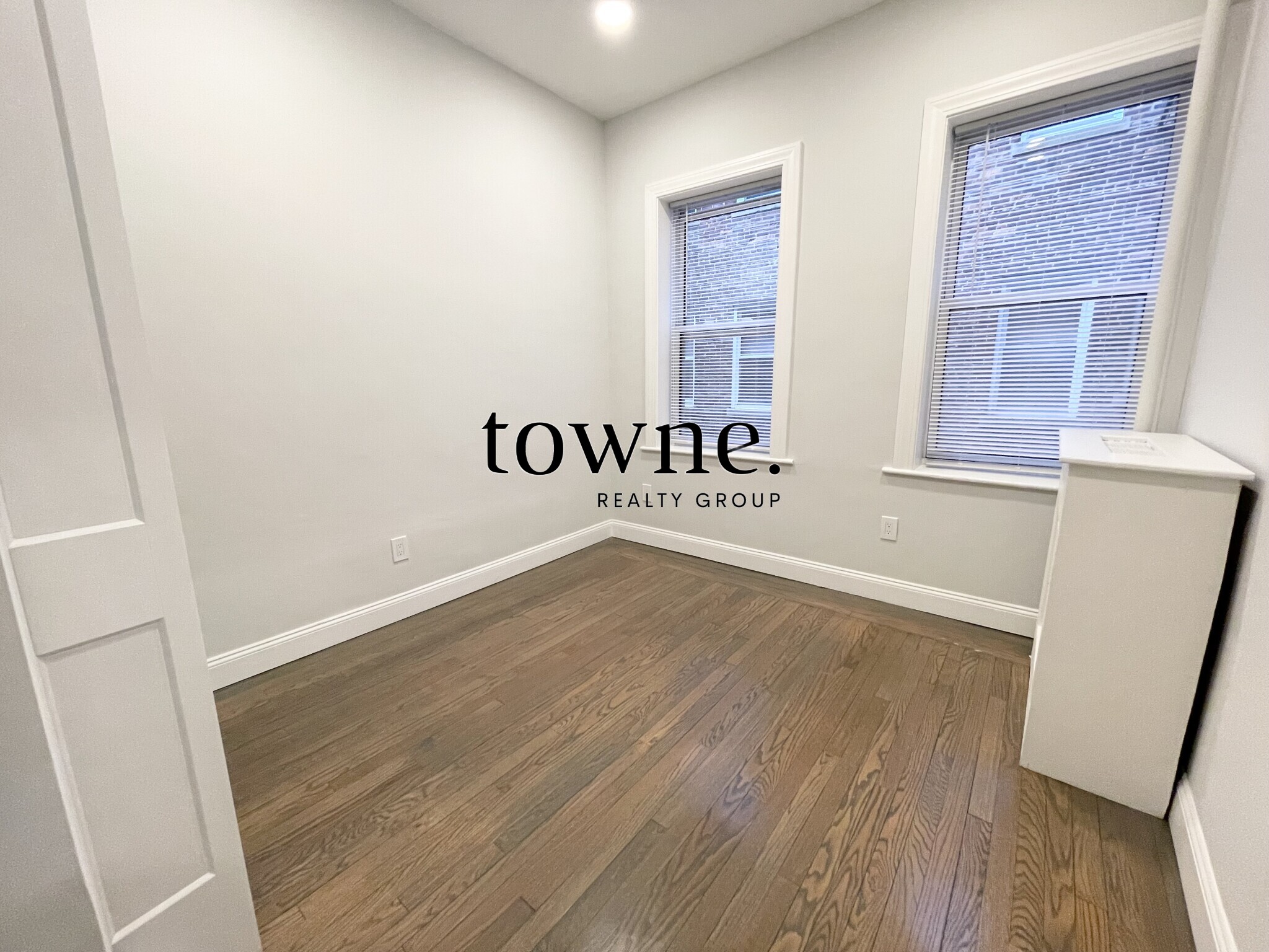 102 Queensberry St, Fenway