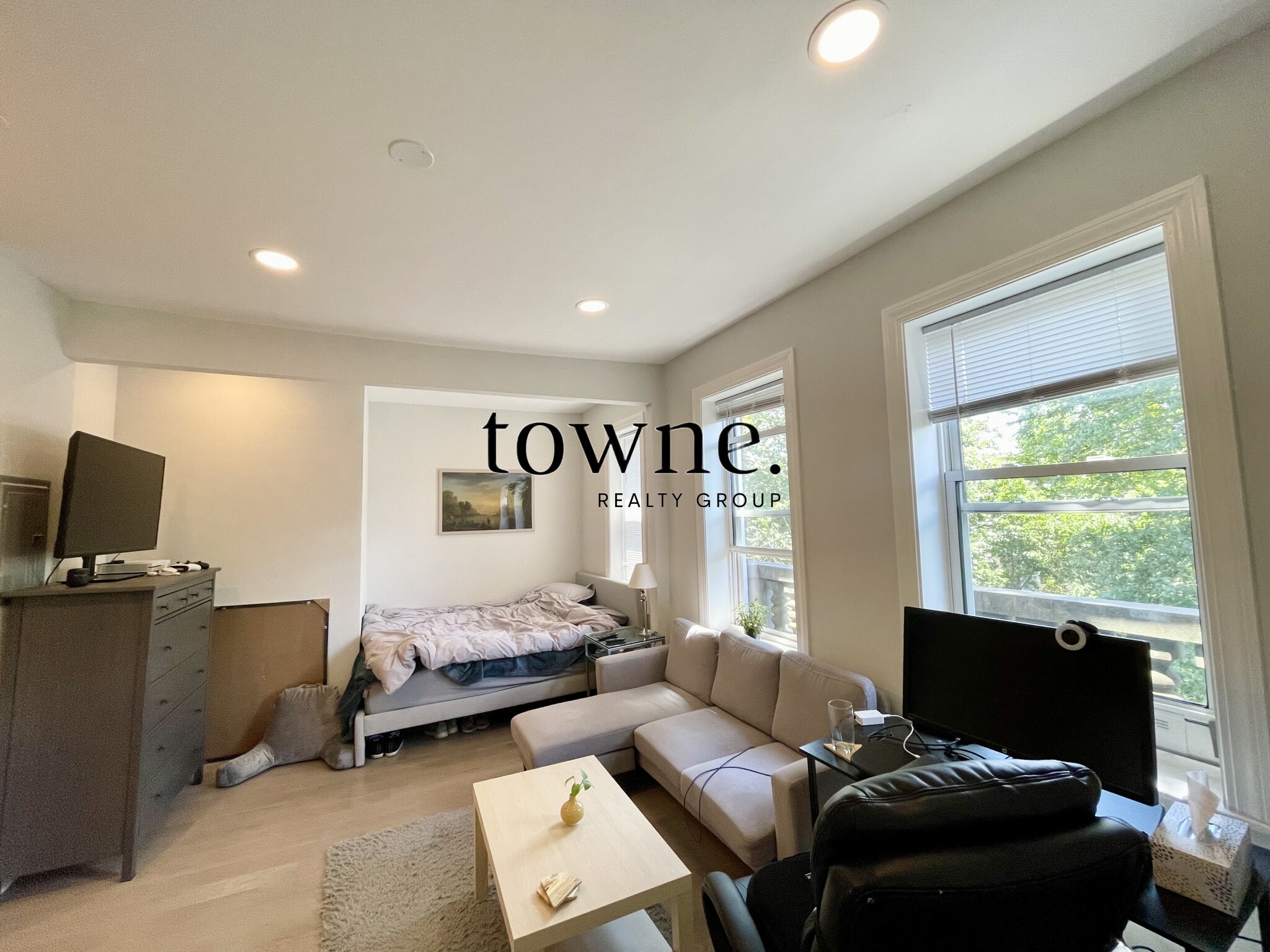 19 Queensberry St, Fenway